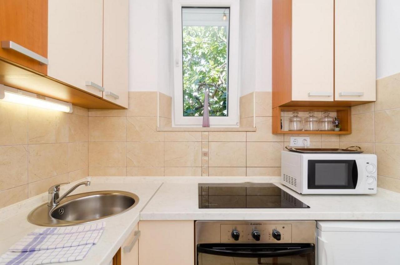 & Frane Guest house
