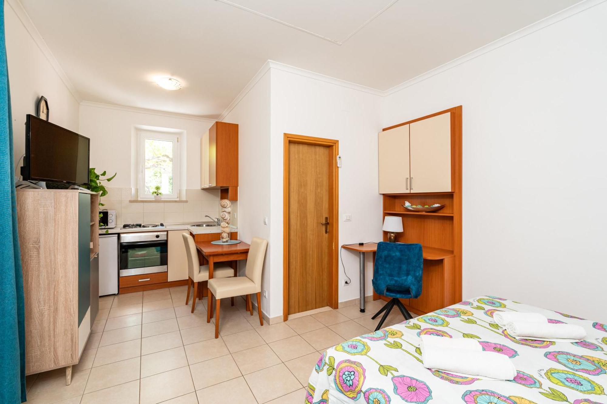 Guest house & Frane