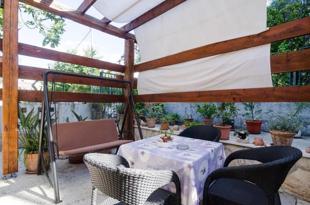 Guest house & Frane